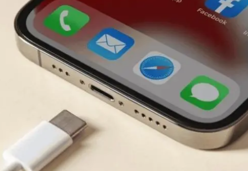 长阳苹果15维修分享iPhone15改USB-C接口后能和安卓用户互借充电器吗 